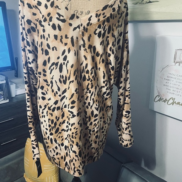 INC International Concepts Tan and Black Leopard Print V-Neck Top - Picture 8 of 11